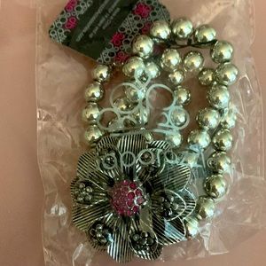 Two beautiful paparazzi Botanical Bravado stretchy bracelets